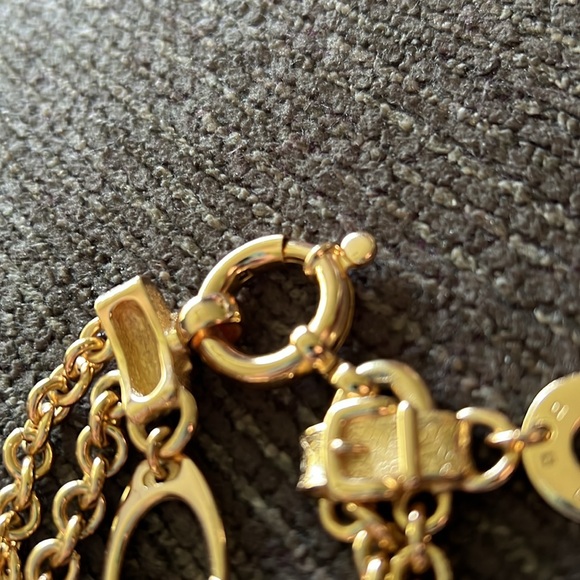 Burberry’s charm bracelet - Picture 4 of 11